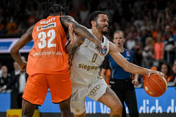 也能在半场 也能在半场